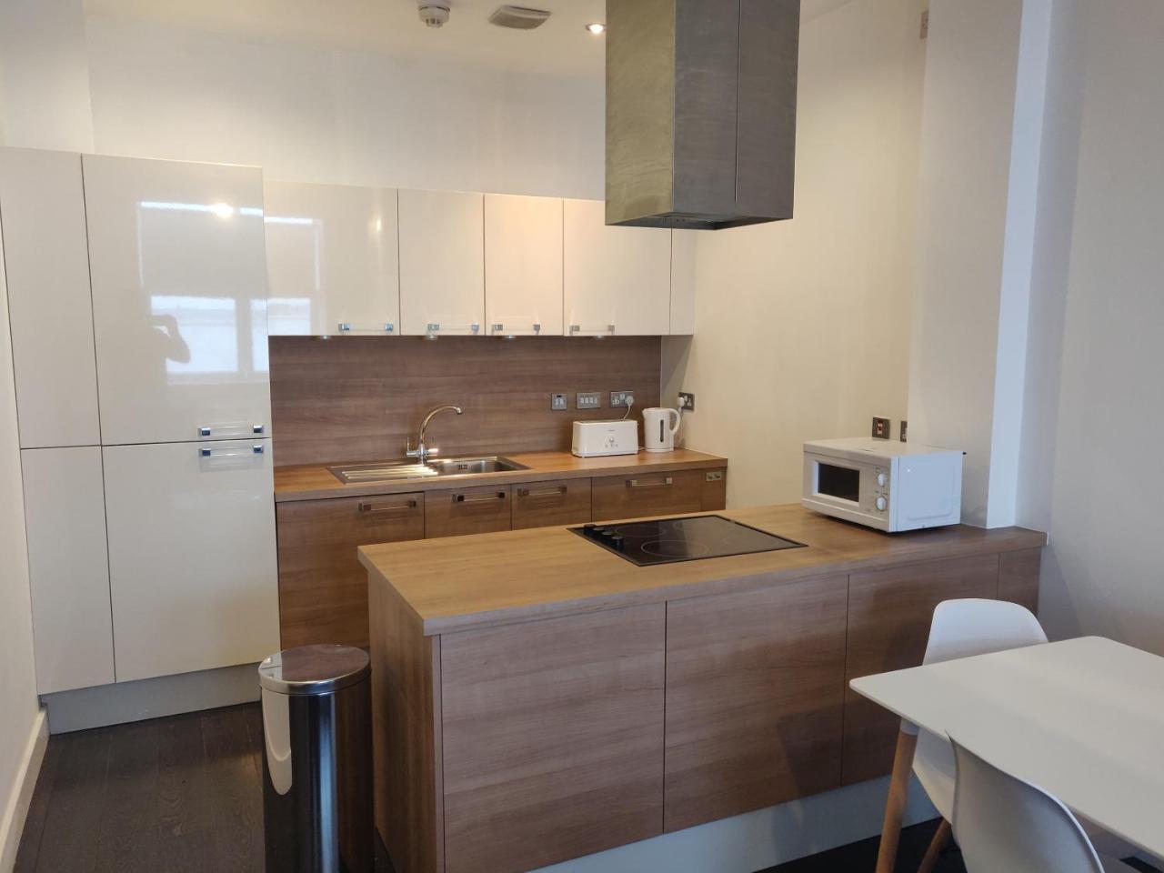 Canal Side Apartment By Serviced Living Liverpool Extérieur photo