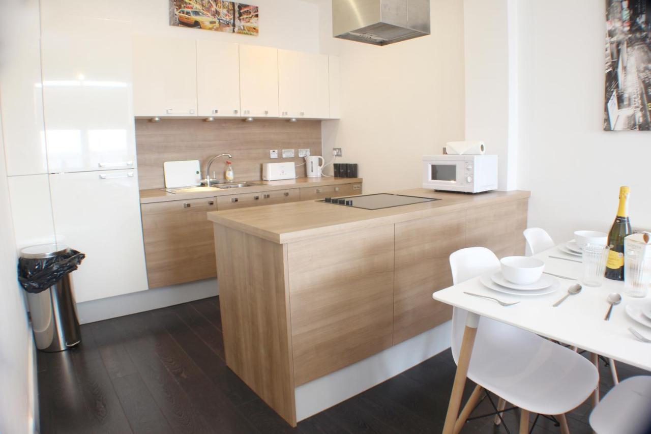 Canal Side Apartment By Serviced Living Liverpool Extérieur photo